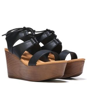 Rocket Dog Samora Black Wedge